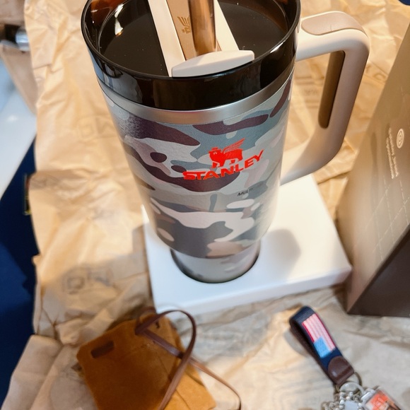 Stanley x post Malone tumbler with accessories - Picture 4 of 5